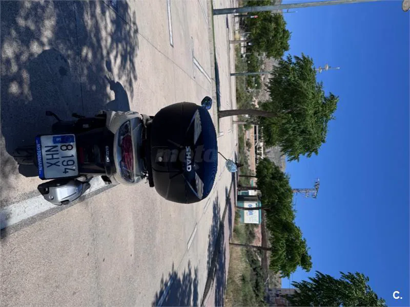 Suzuki Burgman Street 125 – Vista 5