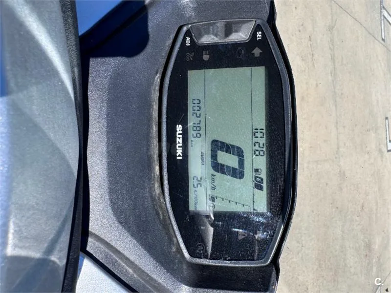 Suzuki Burgman Street 125 – Vista 6
