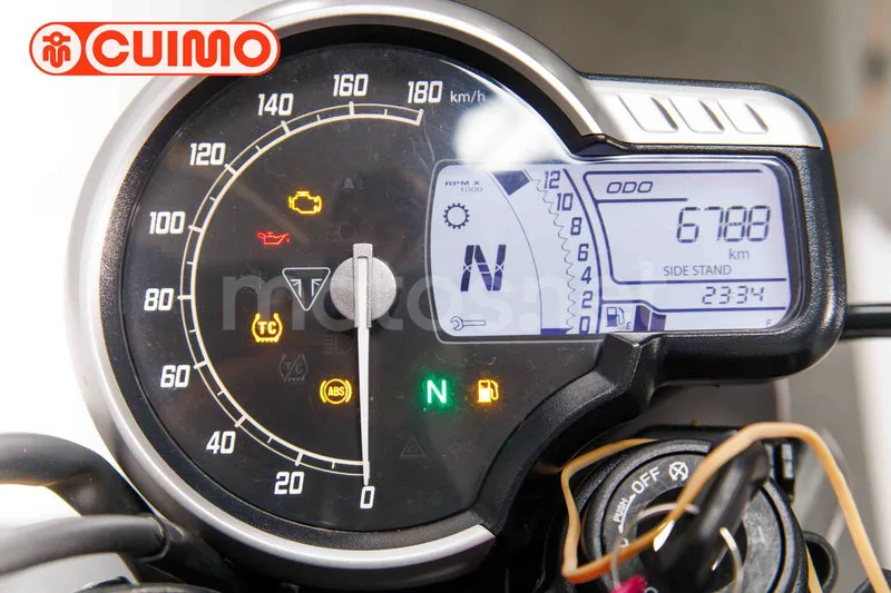 Triumph Speed 400 – Vista 24