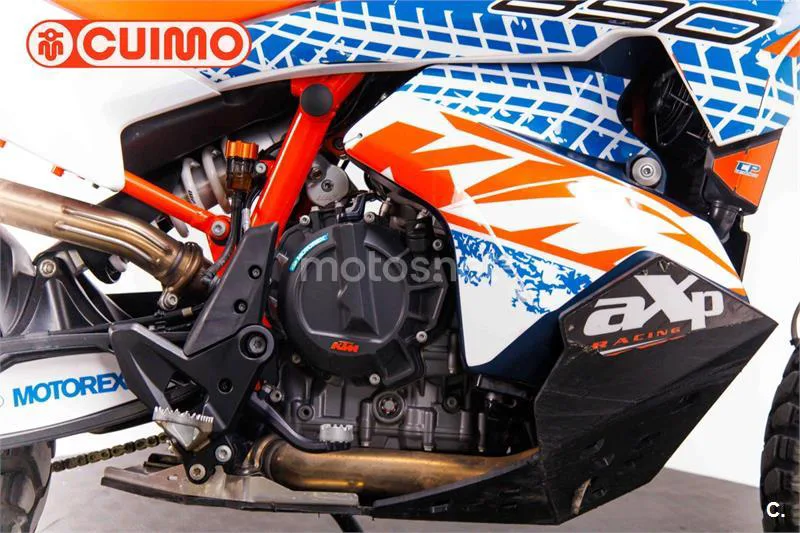 KTM 890 – Vista 12