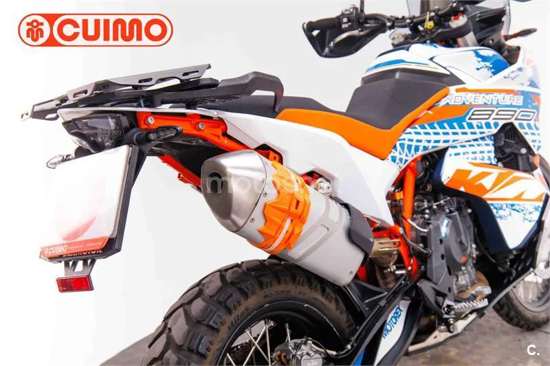 KTM 890 – Vista 15