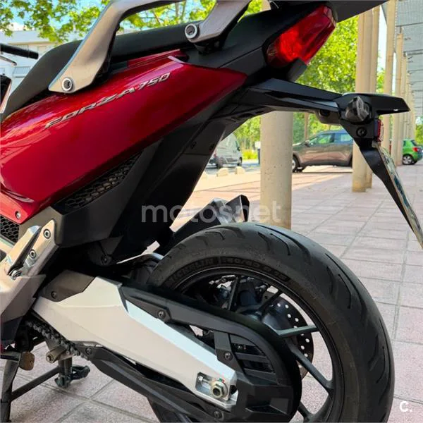 Honda Forza 750 – Vista 3