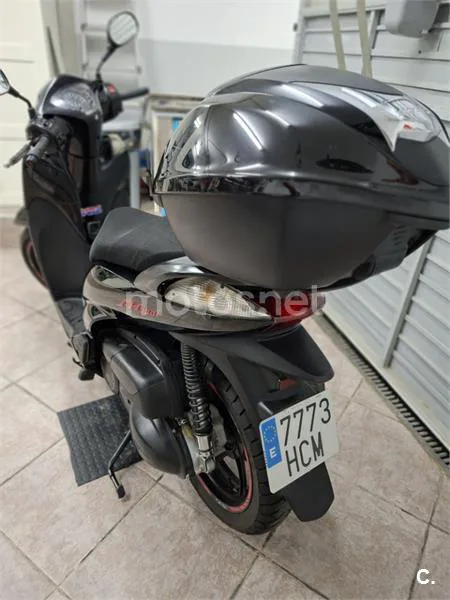 Honda SH 300i – Vista 5