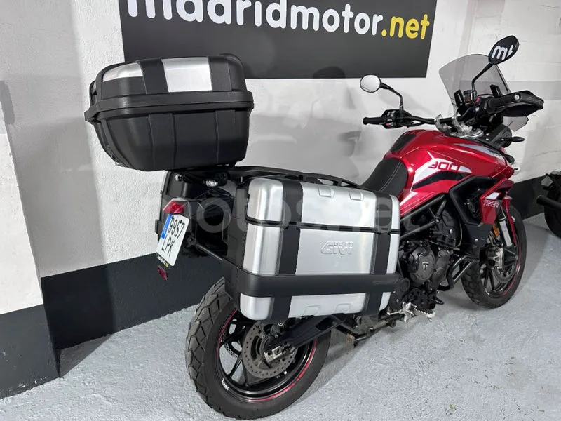 Triumph Tiger 900 - Vista 40