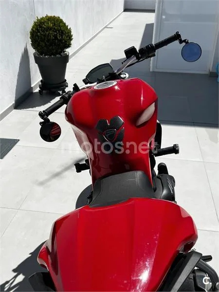 Ducati Monster 821 – Vista 2