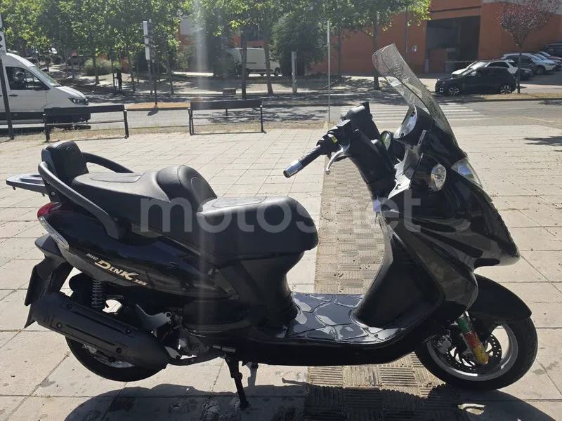 Kymco Grand Dink 125 – Vista 3