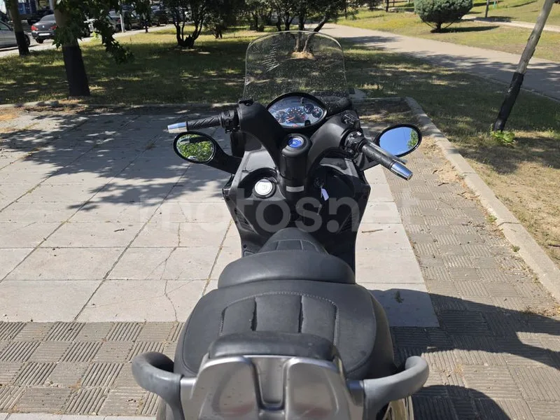Kymco Grand Dink 125 – Vista 4