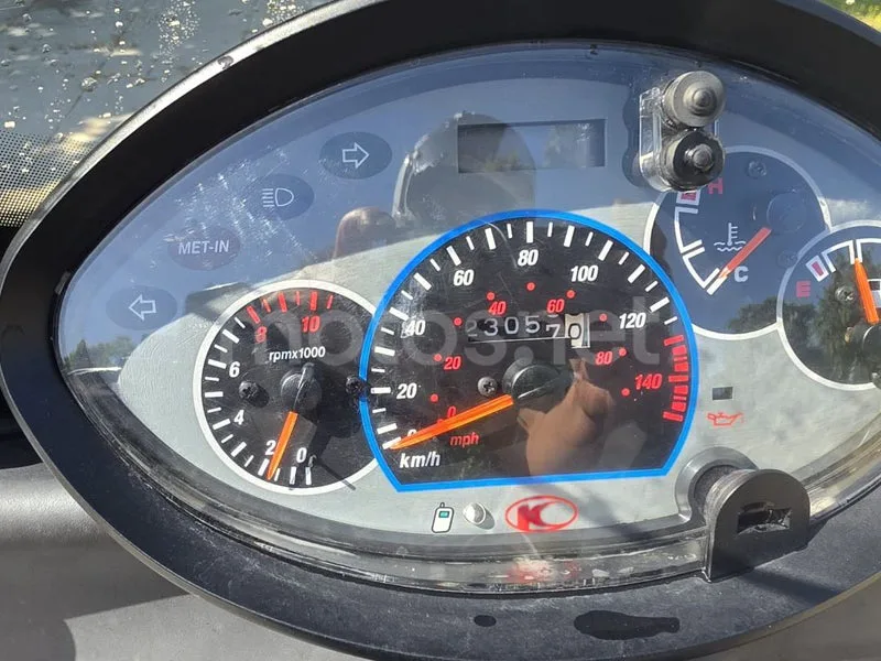 Kymco Grand Dink 125 – Vista 6