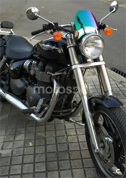 Triumph Speedmaster 900 – Vista 4