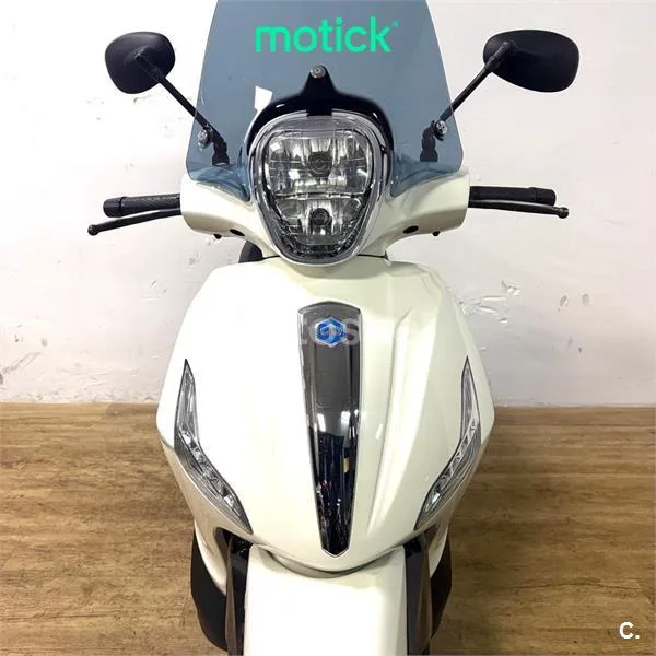 Piaggio Beverly – Vista 8