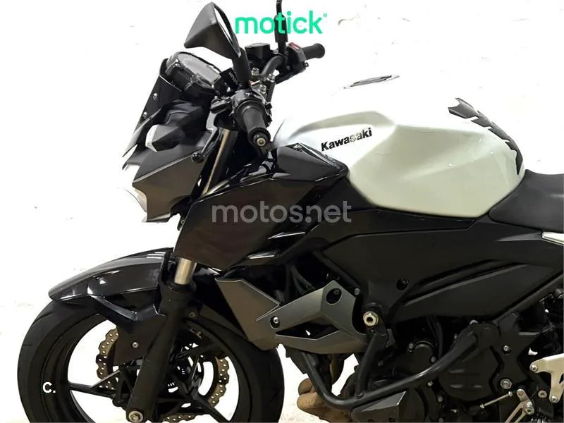 Kawasaki Z400 – Vista 6