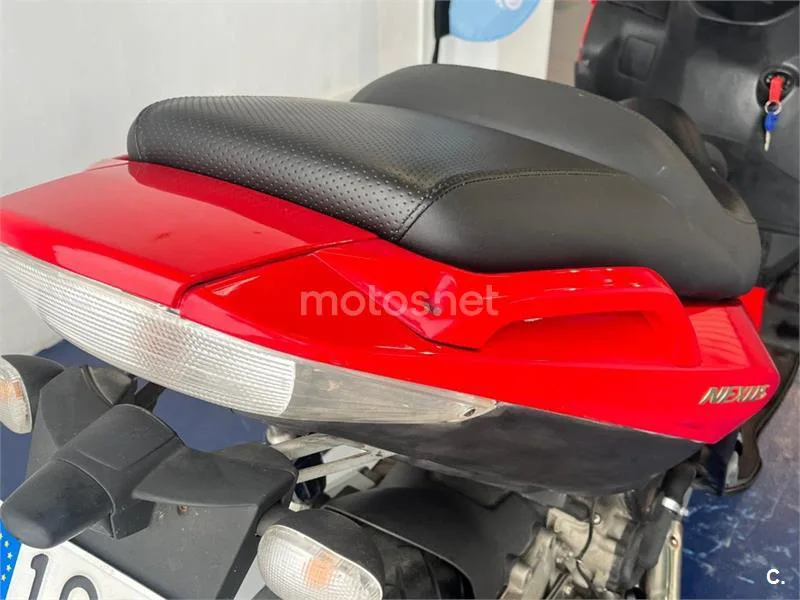 Gilera Nexus 500 – Vista 21