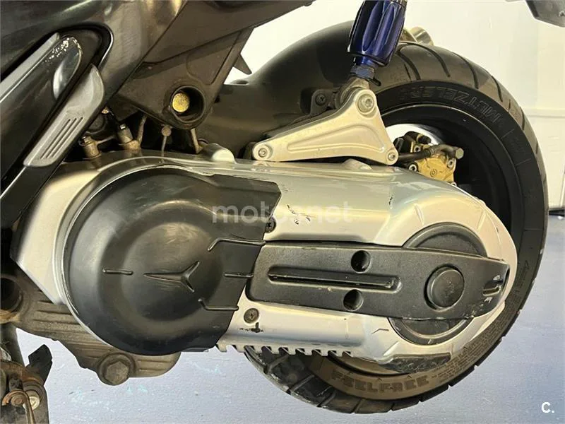 Gilera Nexus 500 – Vista 25