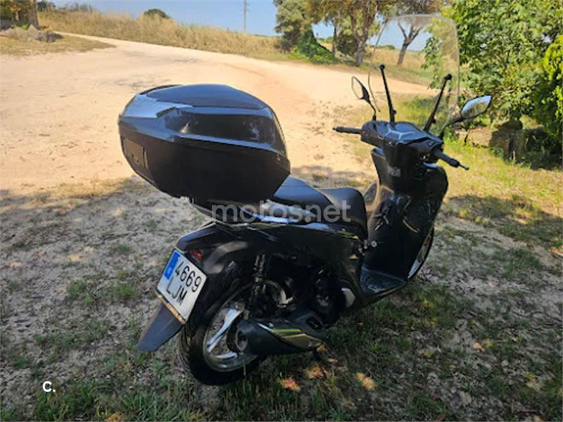 Honda SH 125i – Vista 13