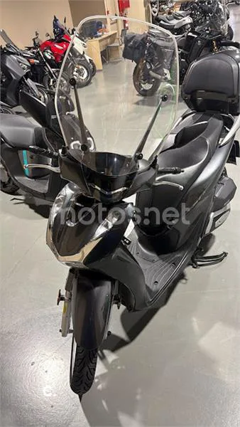 Honda SH 125i – Vista 3