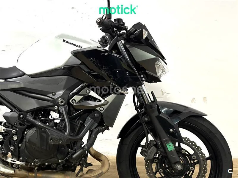 Kawasaki Z400 – Vista 3