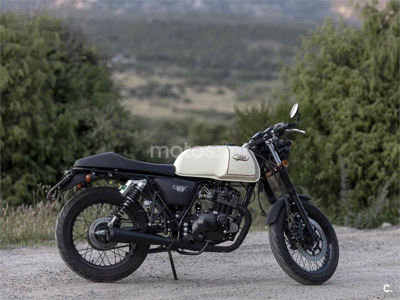 MASH Cafe Racer - Vista 3