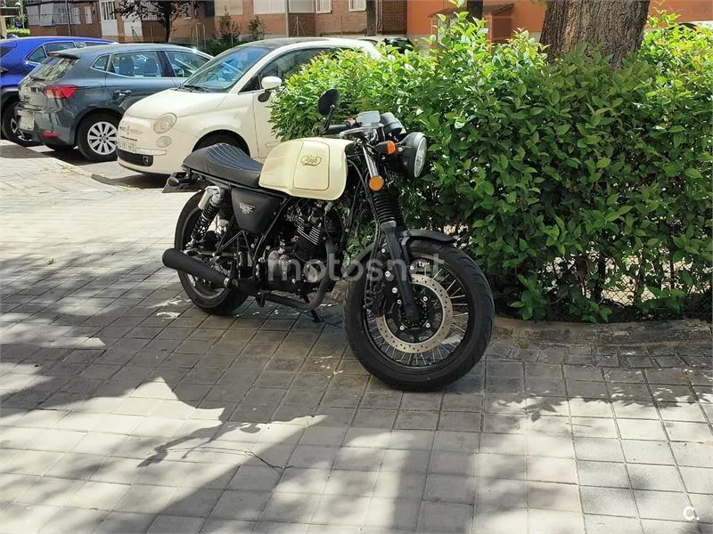 MASH Cafe Racer - Vista 8