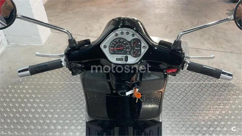 Vespa GTS Super 125 – Vista 11