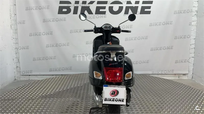 Vespa GTS Super 125 – Vista 7
