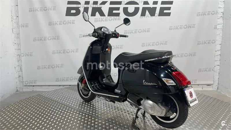 Vespa GTS Super 125 – Vista 9