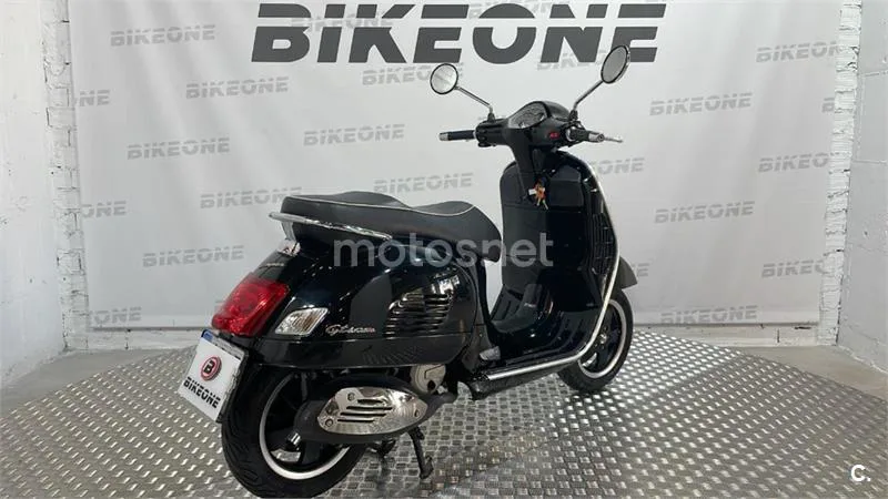 Vespa GTS Super 125 – Vista 10
