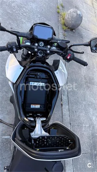 Kawasaki Z e-1 – Vista 13