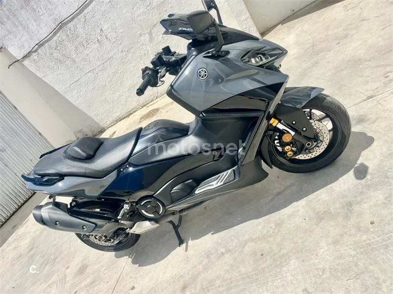 Yamaha TMAX – Vista 3