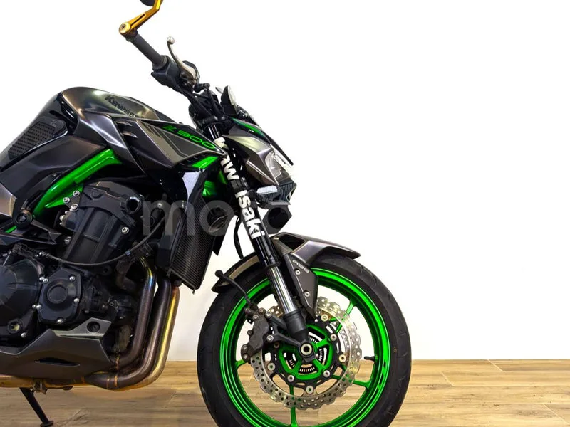 Kawasaki Z900 – Vista 4