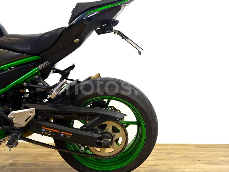 Kawasaki Z900 – Vista 9