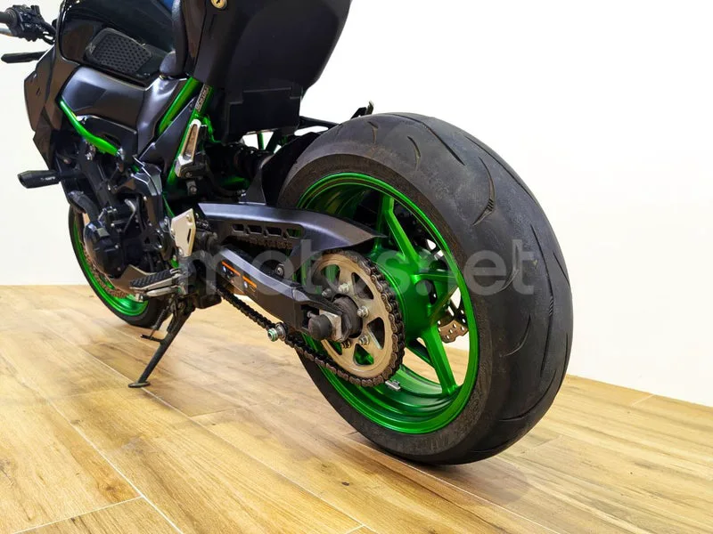 Kawasaki Z900 – Vista 10