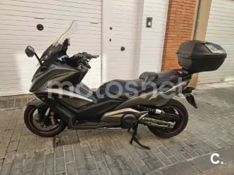 Kymco AK 550 – Vista 2