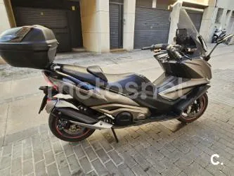 Kymco AK 550 – Vista 3