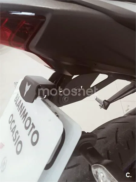 Yamaha MT-03 – Vista 12
