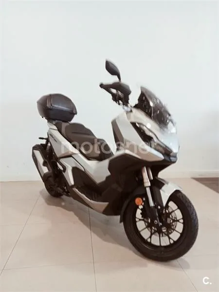 Honda ADV 350 – Vista 4