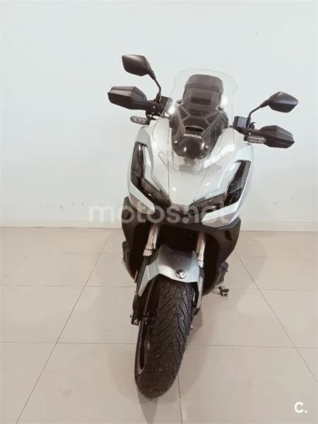 Honda ADV 350 – Vista 7