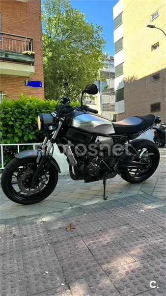 Yamaha XSR 700 – Vista 4