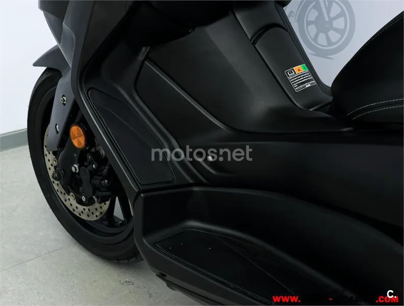 Yamaha XMAX 400 – Vista 9