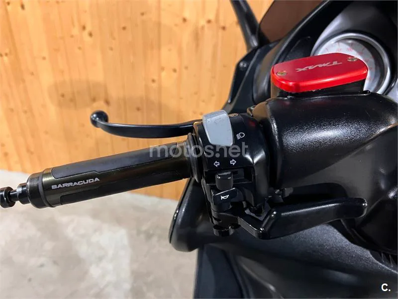 Yamaha TMAX 500 – Vista 16