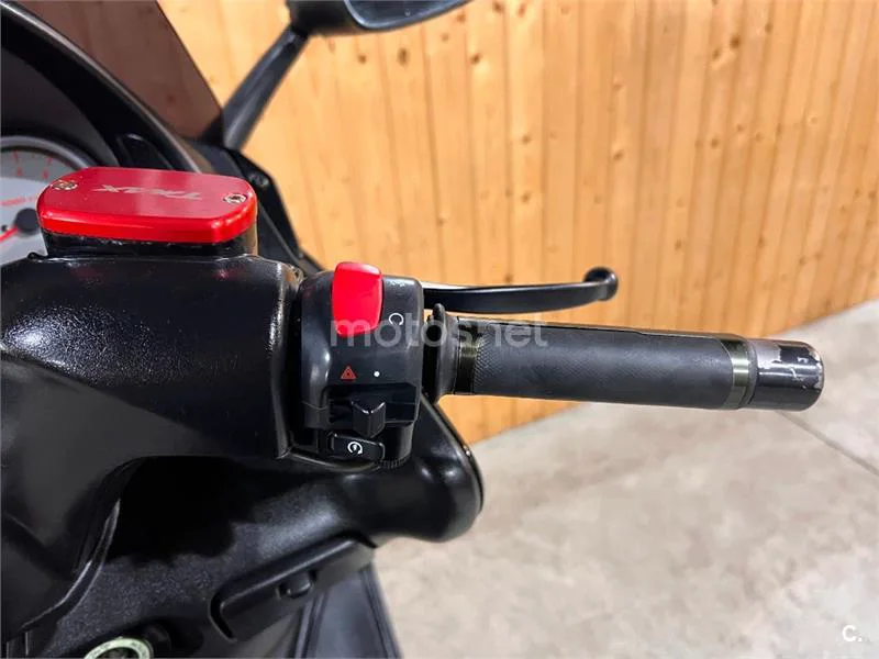 Yamaha TMAX 500 – Vista 17