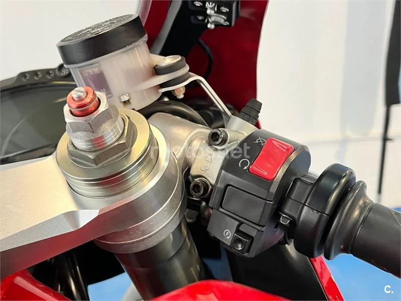 Ducati 848 Superbike – Vista 45