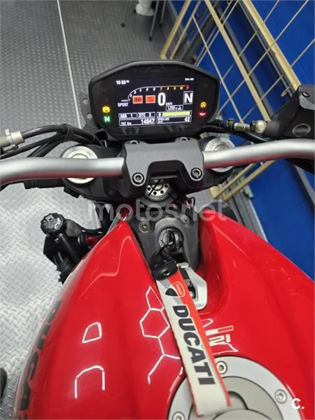 Ducati Monster 821 – Vista 4