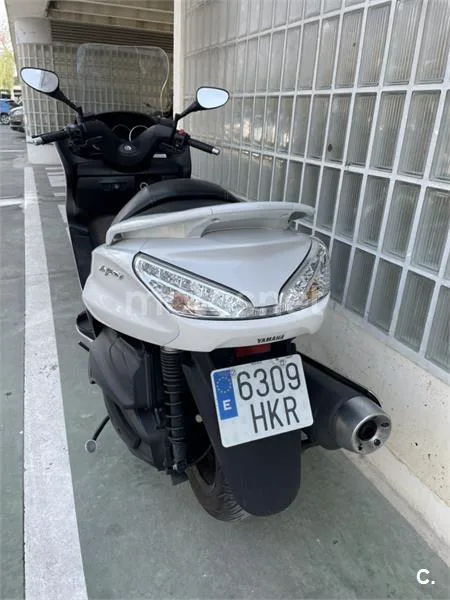Yamaha Majesty 400 – Vista 9