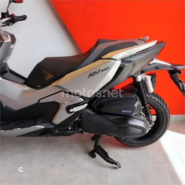 Honda ADV 350 – Vista 12