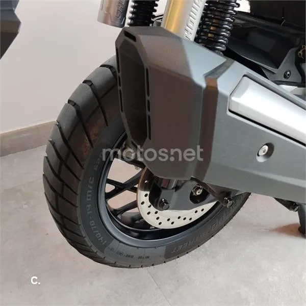 Honda ADV 350 – Vista 16