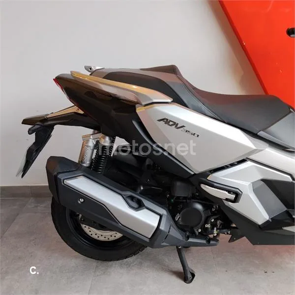 Honda ADV 350 – Vista 17