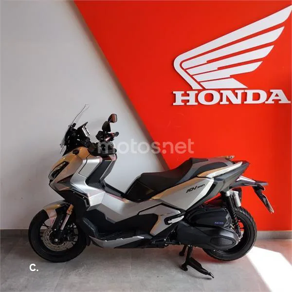 Honda ADV 350 – Vista 4