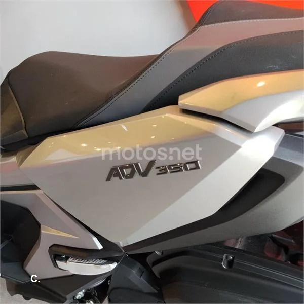 Honda ADV 350 – Vista 7