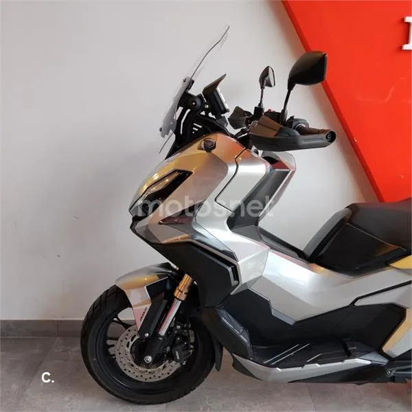 Honda ADV 350 – Vista 8