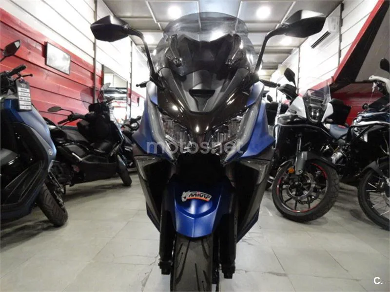 Kymco AK 550 – Vista 4